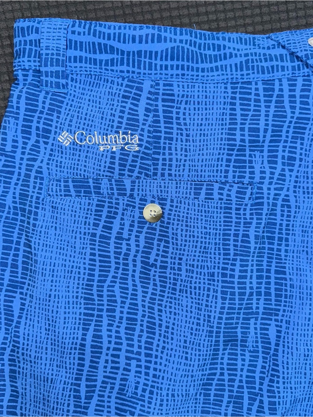 Columbia PFG Blue Pattern Fishing Shorts Omni Shield Mens 40x10 - Picture 6 of 7